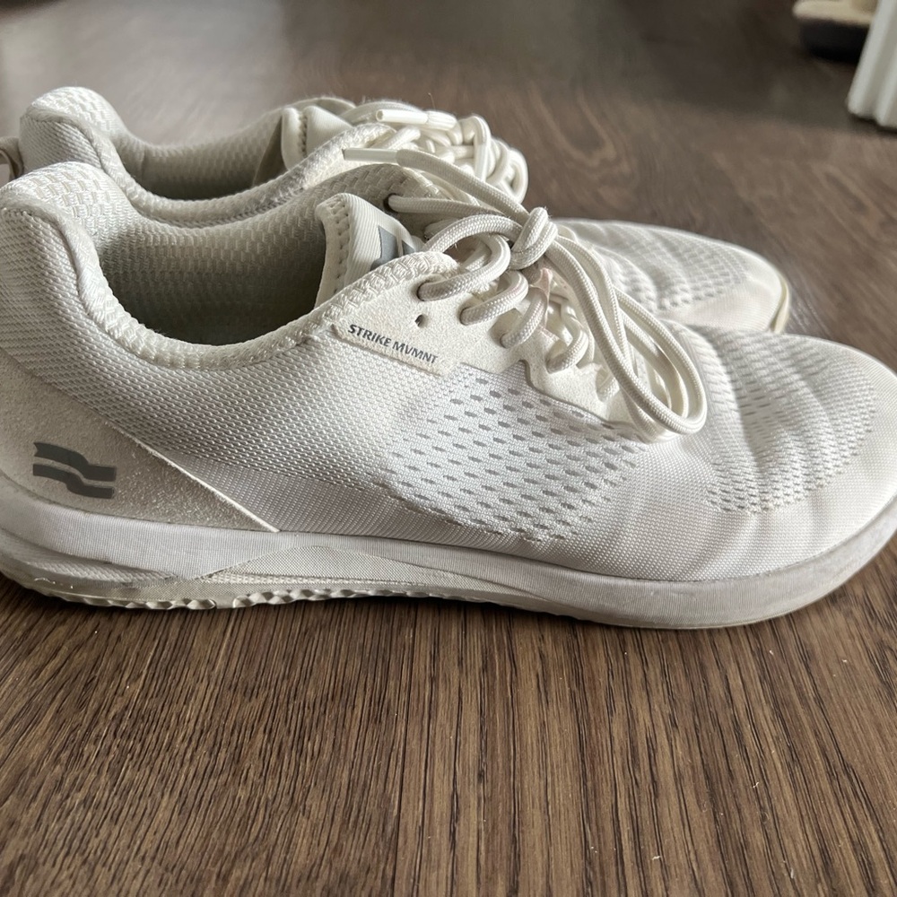 Men's Athletic Shoes - White